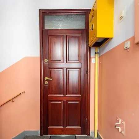 Repose Apartment *